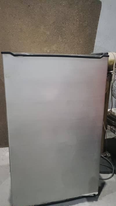 Dawlance Mini Refrigerator