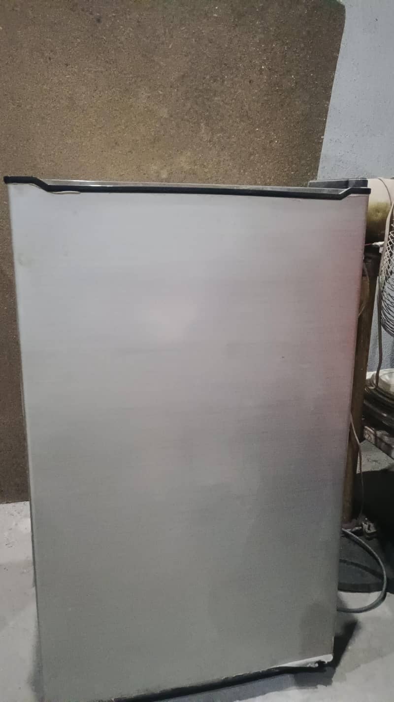 Dawlance Mini Refrigerator 0