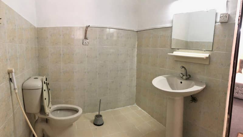 Single Room Paying Guest Accommodation Comfortable & Secure 4