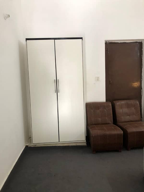 Single Room Paying Guest Accommodation Comfortable & Secure 5
