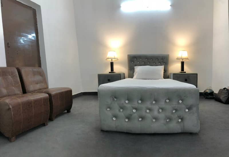 Single Room Paying Guest Accommodation Comfortable & Secure 10