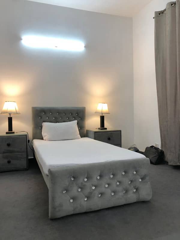 Single Room Paying Guest Accommodation Comfortable & Secure 12