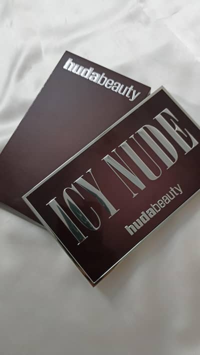 huda icy nude palette