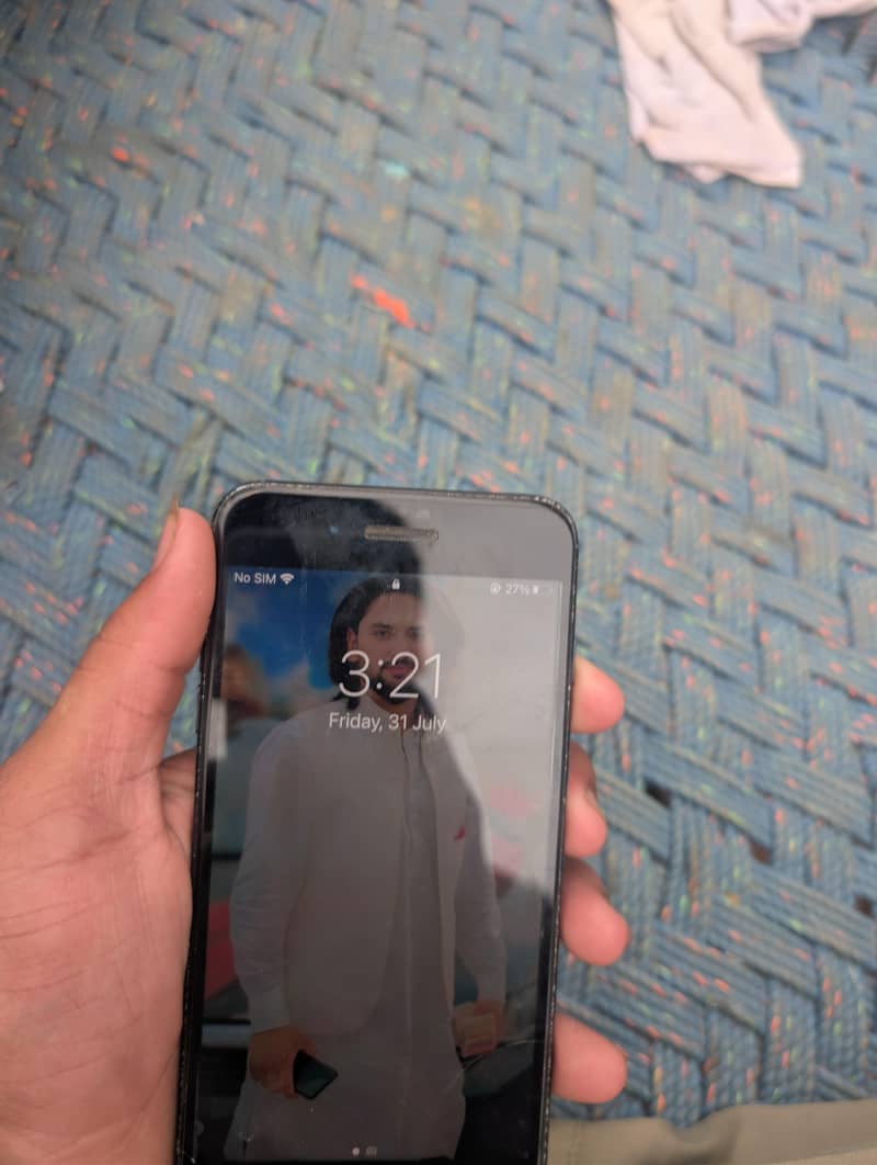 Apple iPhone 7 Plus 0