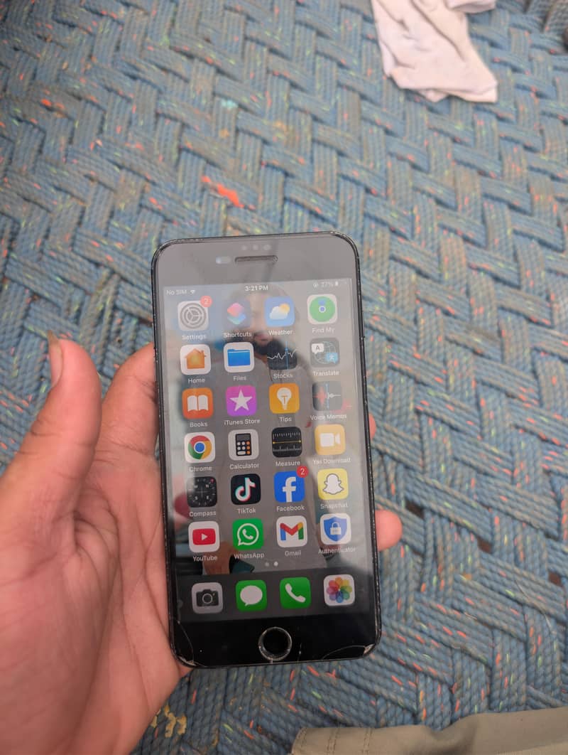 Apple iPhone 7 Plus 1