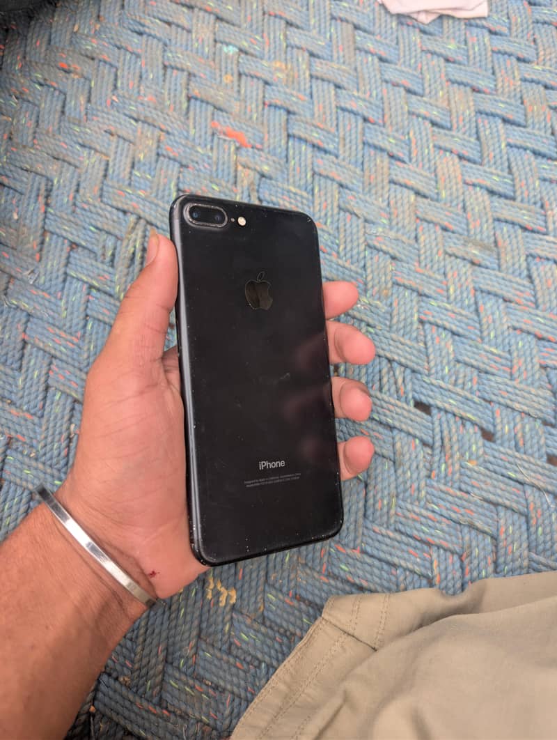 Apple iPhone 7 Plus 6