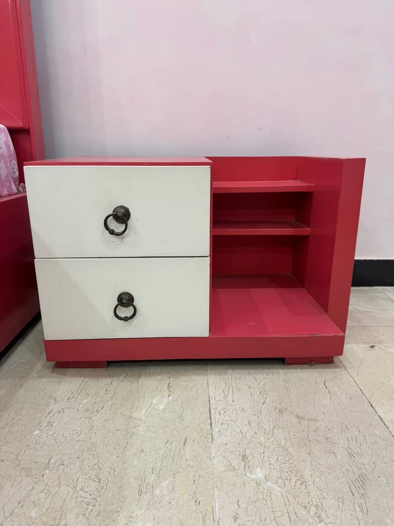 Bed with side drawer 0