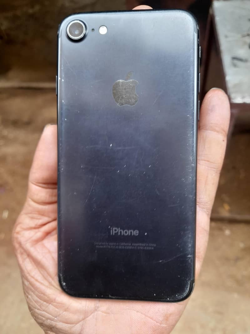 Apple iPhone 7 1