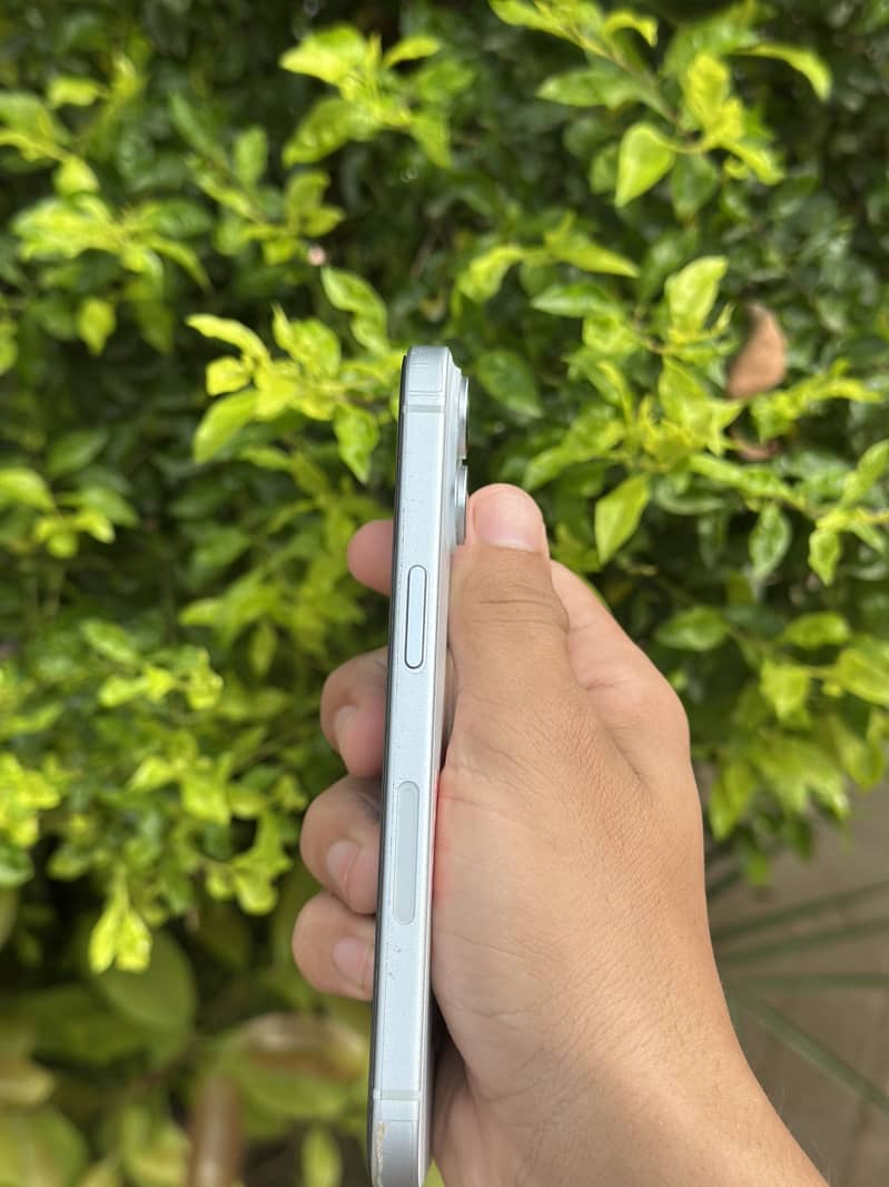 Apple iPhone 15 3