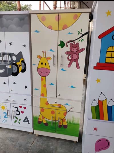 kids wardrobe size 2.5x6 ft