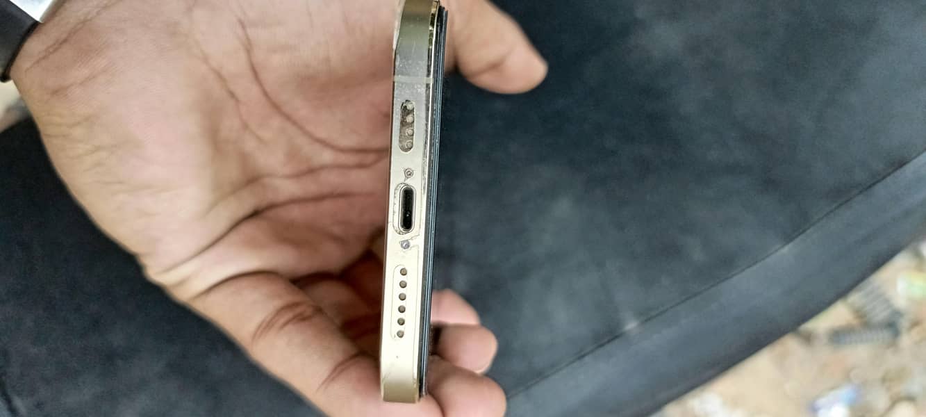 Apple iPhone 12 Pro Max 3
