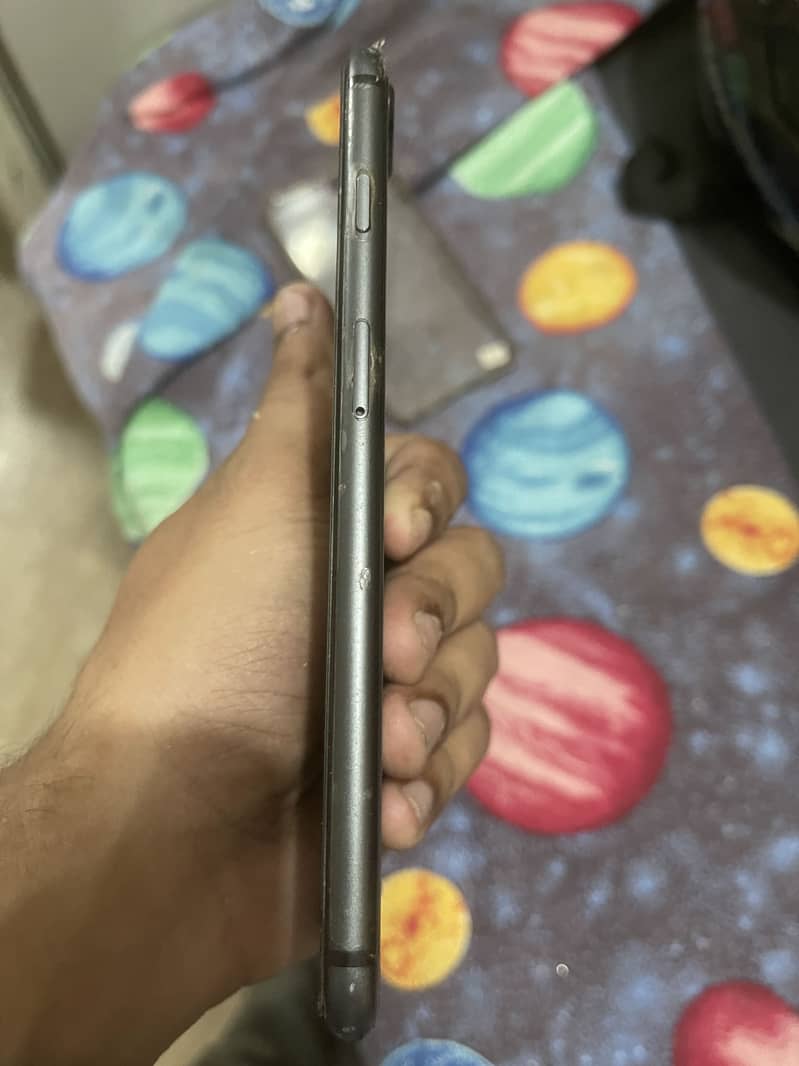 Apple iPhone 8 Plus 6