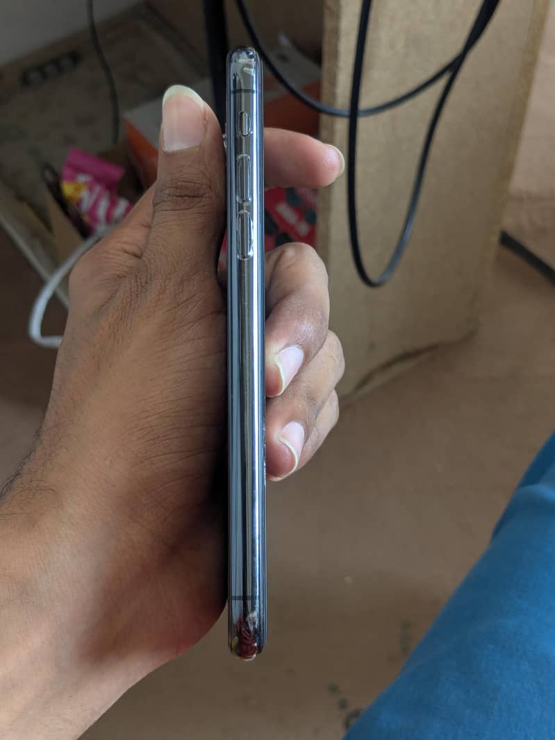 Apple iPhone X 5