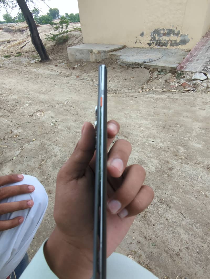 Tecno CAMON 40 Pro 1