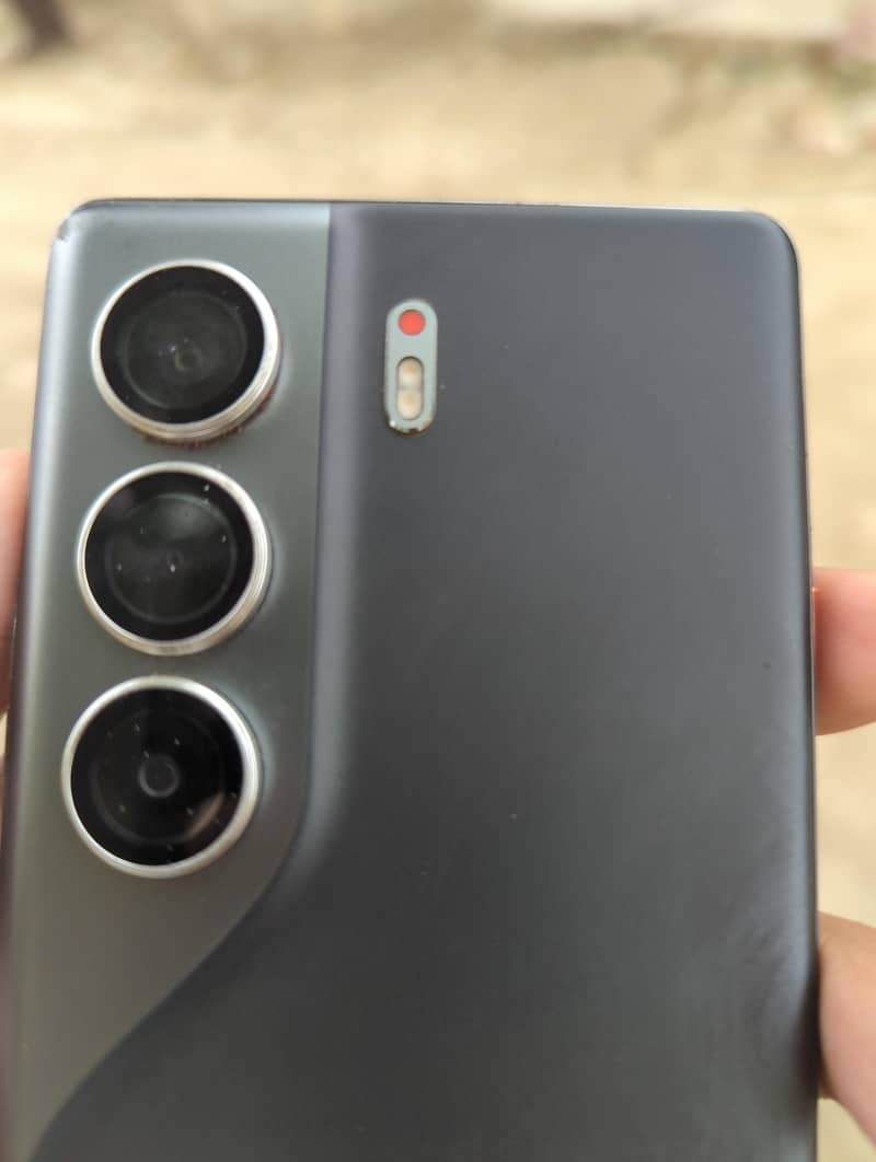 Tecno CAMON 40 Pro 2
