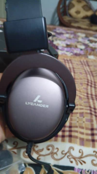 Head phone
