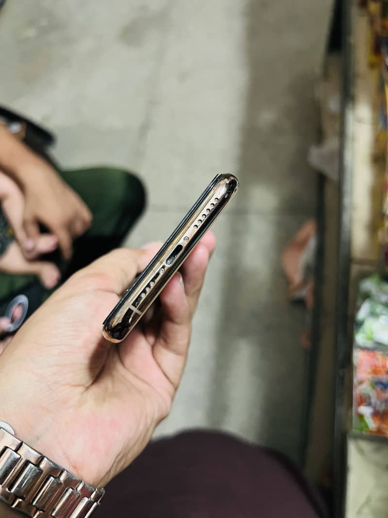 Mobile 4
