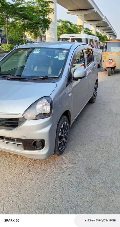 Daihatsu Mira 2011
