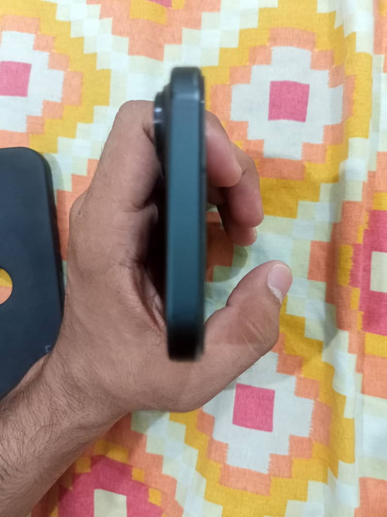 Iphone 16 JV 3