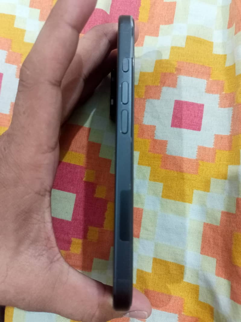 Iphone 16 JV 5