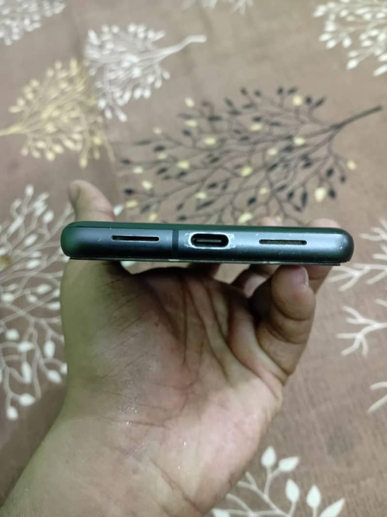 Google Pixel 7 4