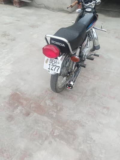 125 2015 modl