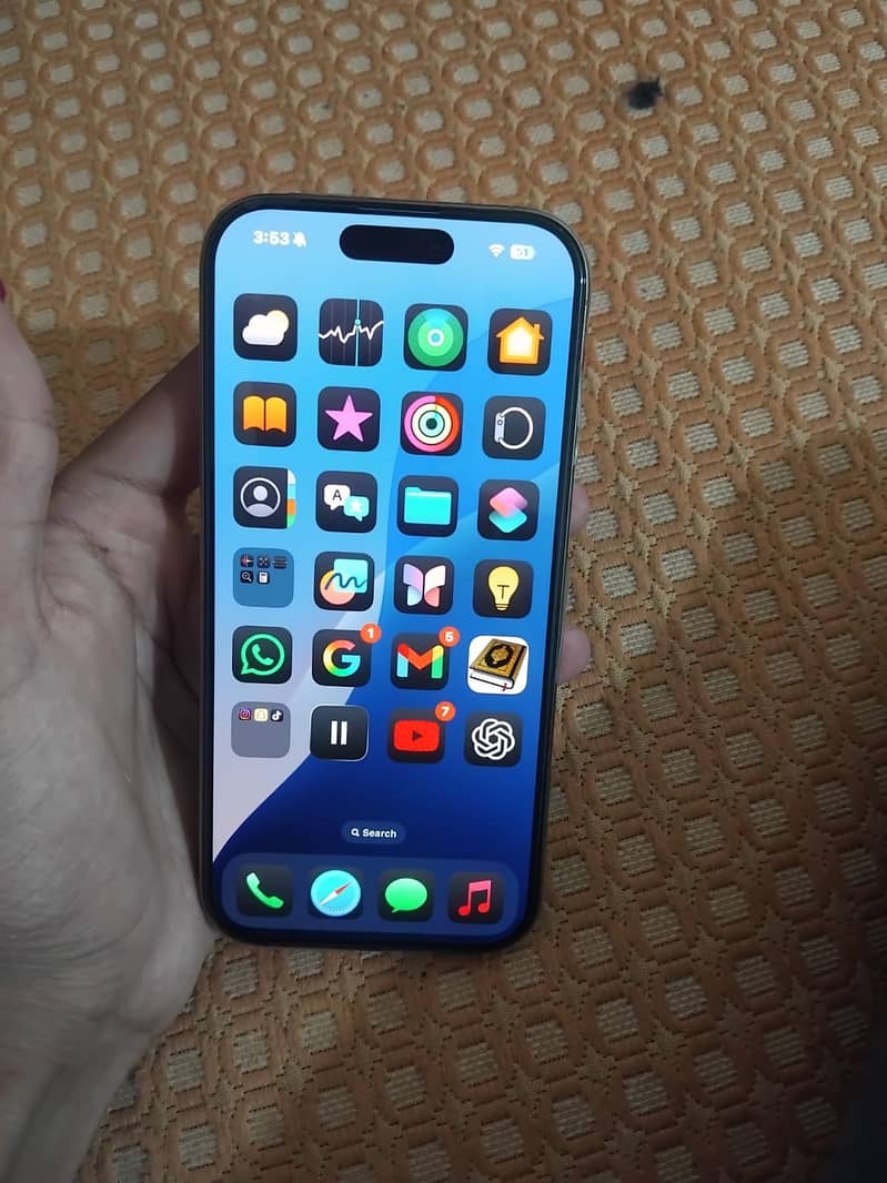 iPhone 16 pro 3
