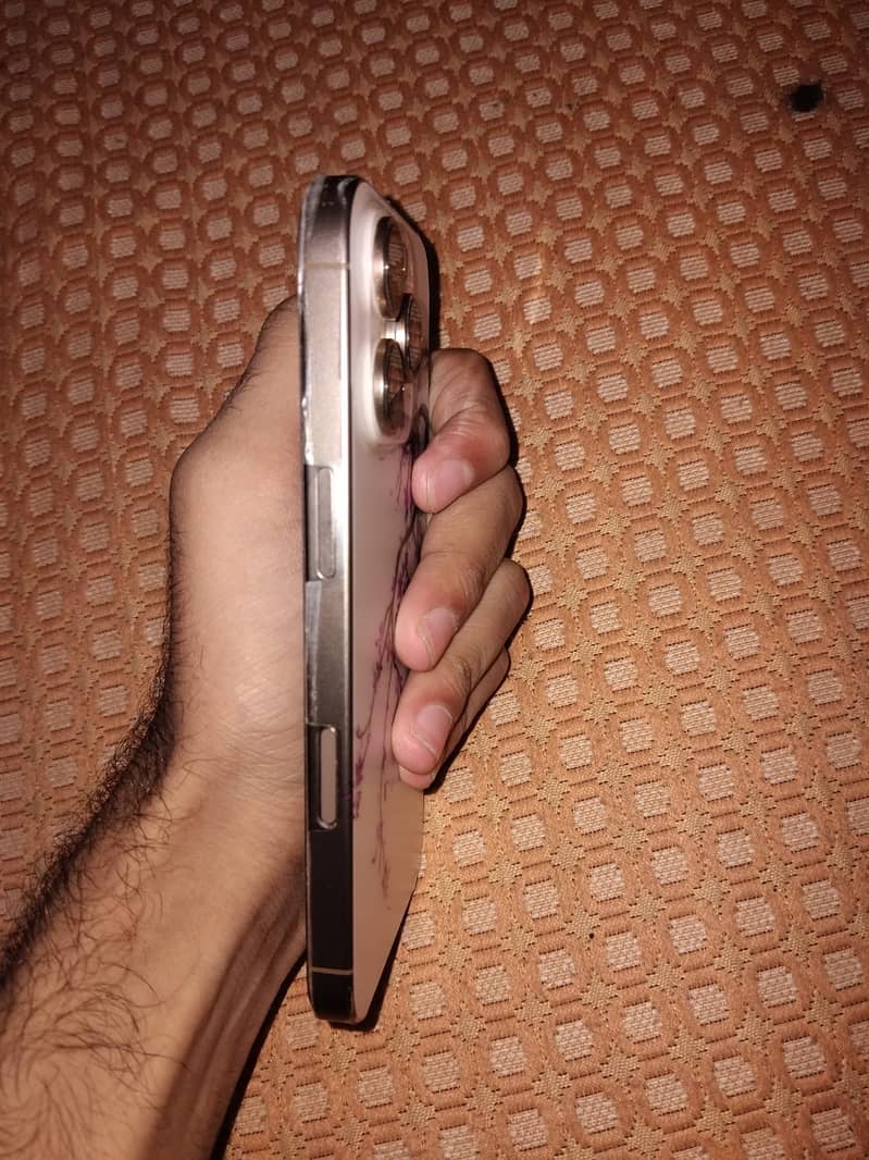 iPhone 16 pro 6