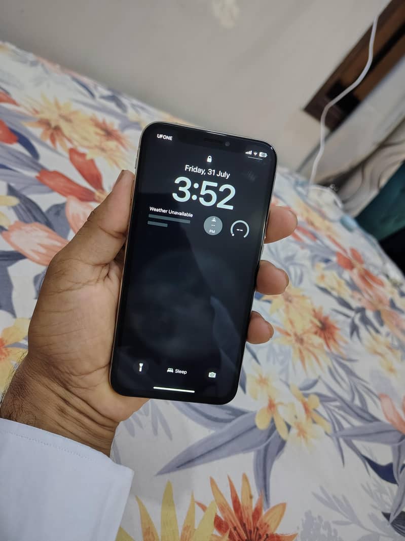 Apple iPhone X 5