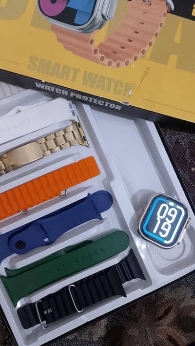 Model smartwatch ZTFIT Ultra 2