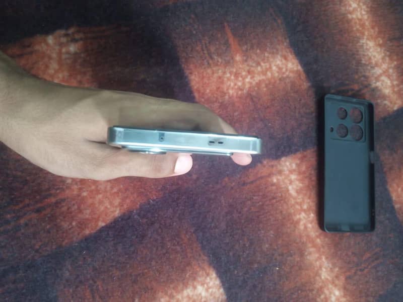 Infinix Note 40 5