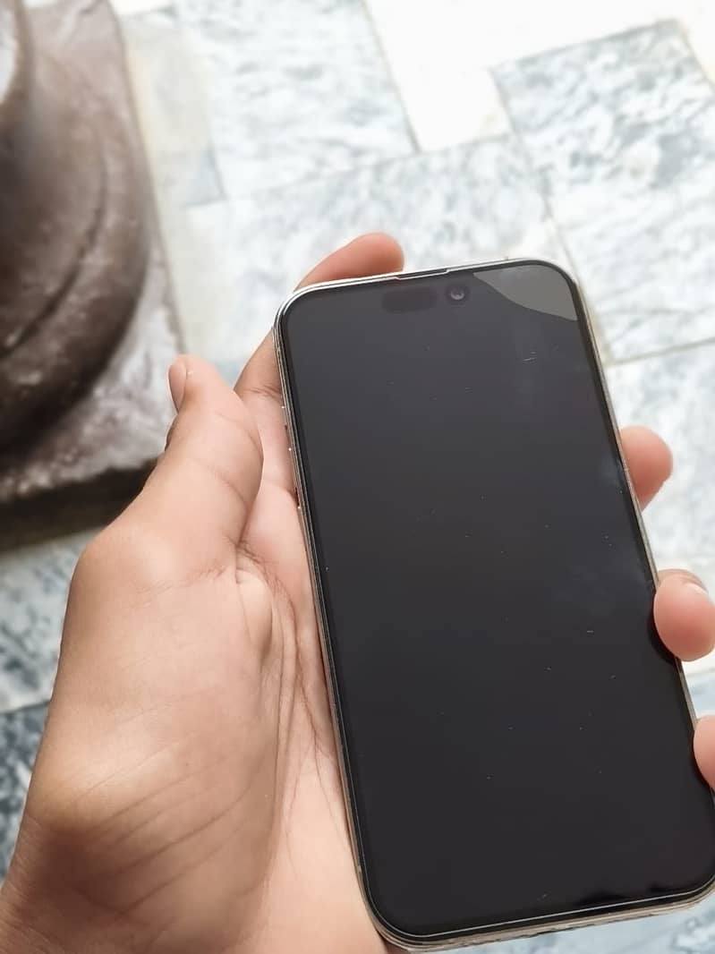 Apple iPhone 14 Pro 2