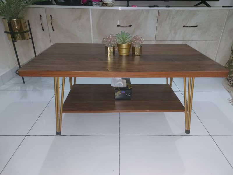 Center Table 0