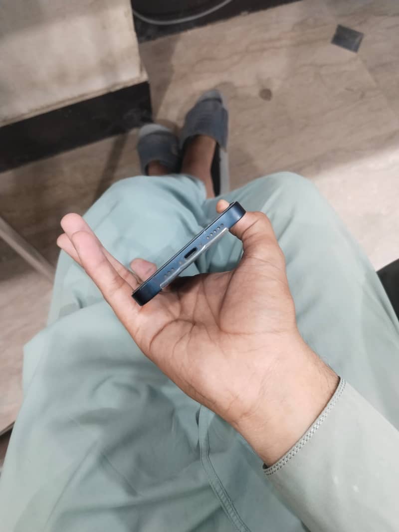 Apple iPhone 13 1