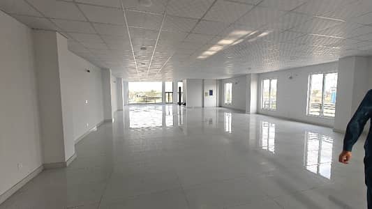 1 KANAL GROUND FLOOR OFFICE FOR RENT ON MAIN ROAD