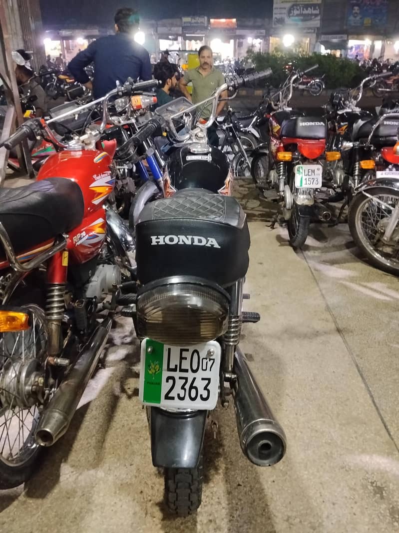 125 7 model 10/10 condition 1