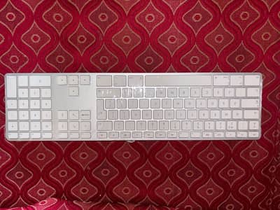 Apple A1243 Wired keyboard