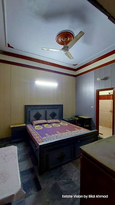 0321 86 10 688 Furnished 1st & ground pfloor rooms+living area available for Rent in Madina Town & saeed colony