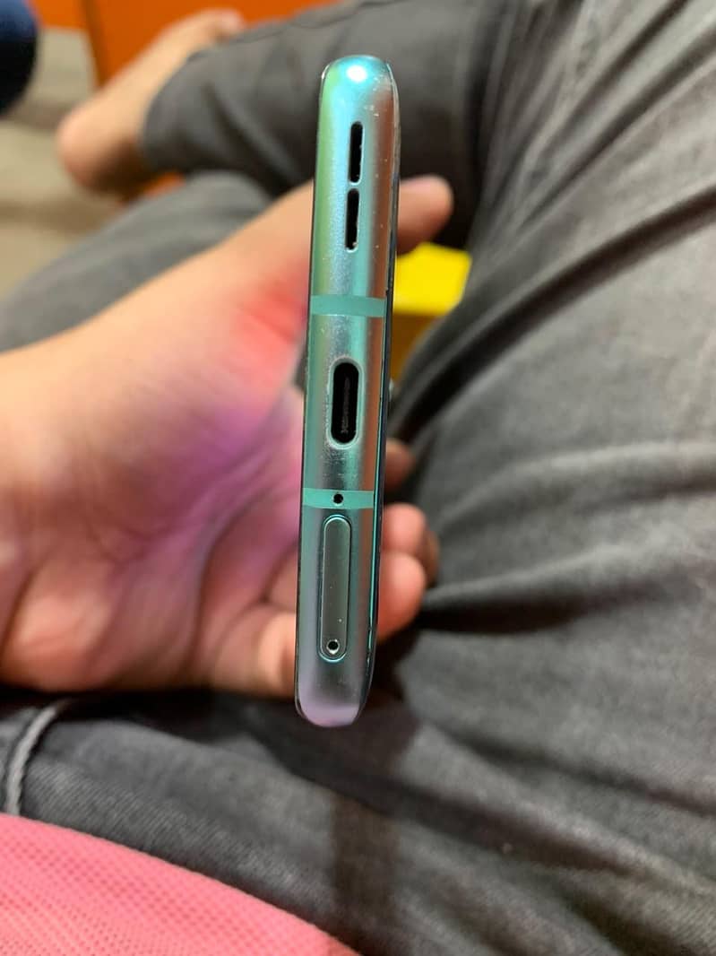 one plus 8pro 12/256 5