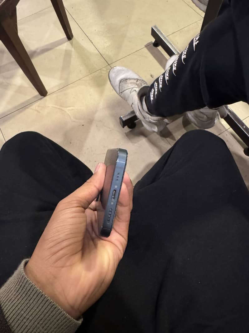Apple iPhone 13 1