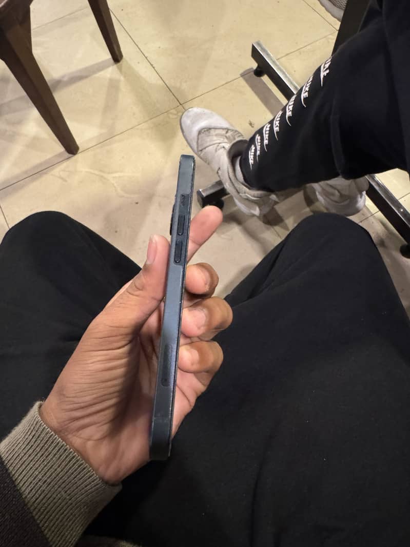 Apple iPhone 13 3