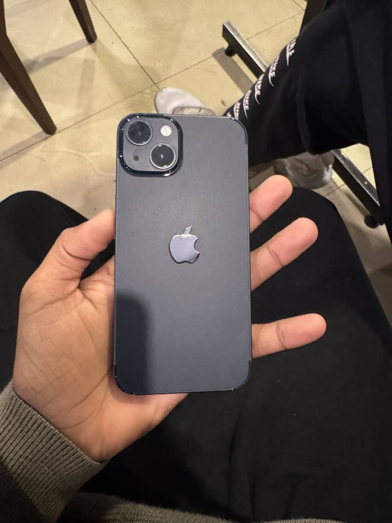 Apple iPhone 13 4