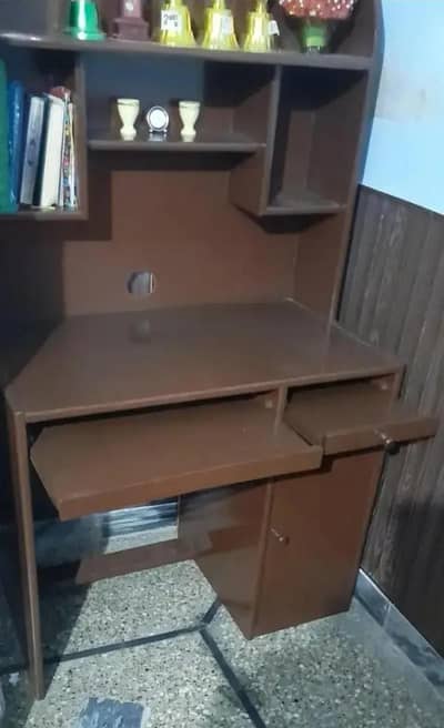 computer table ful wooding cont no 03345503550