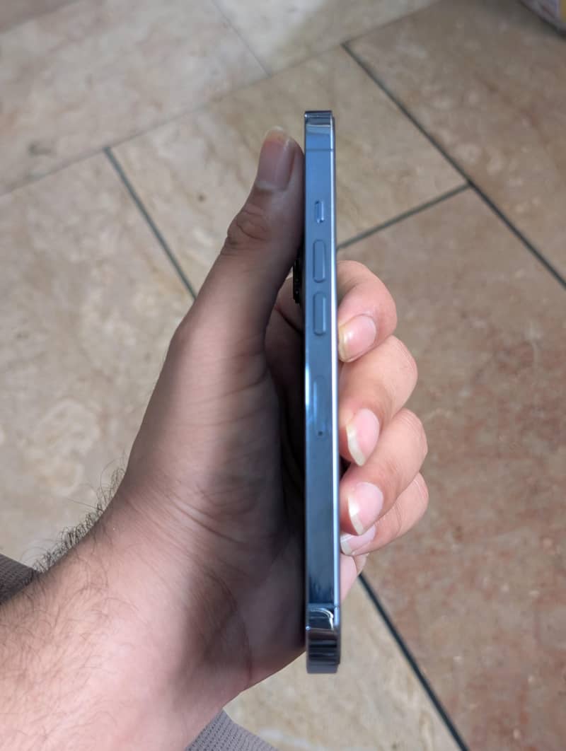Apple iPhone 13 Pro 2