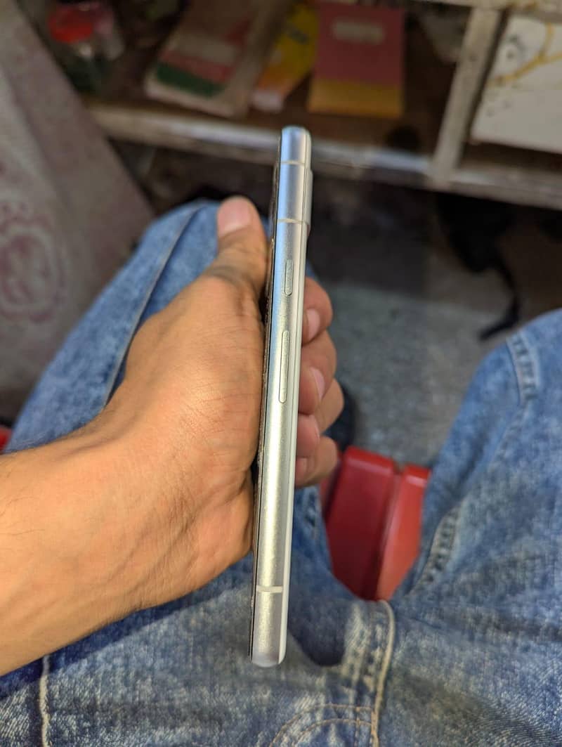 Google Pixel 7a 4