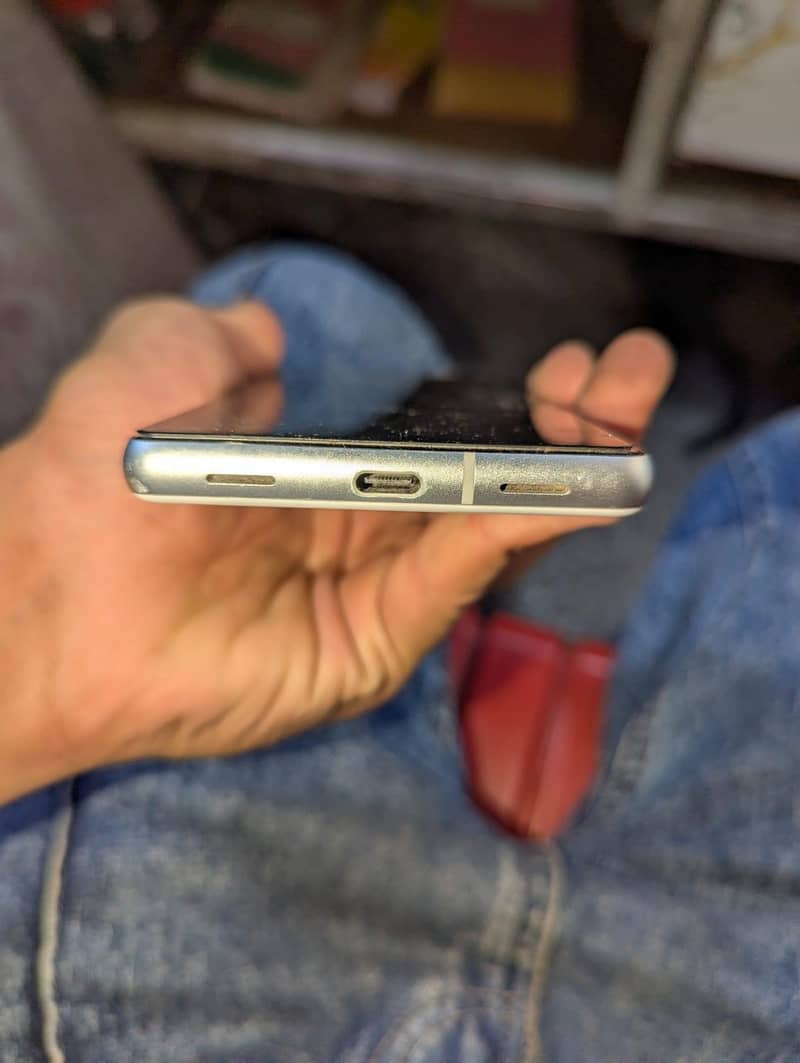 Google Pixel 7a 5