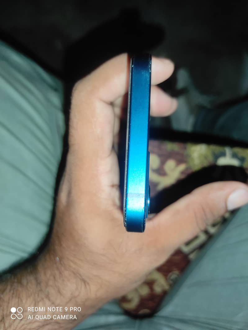 Apple iPhone 12 3
