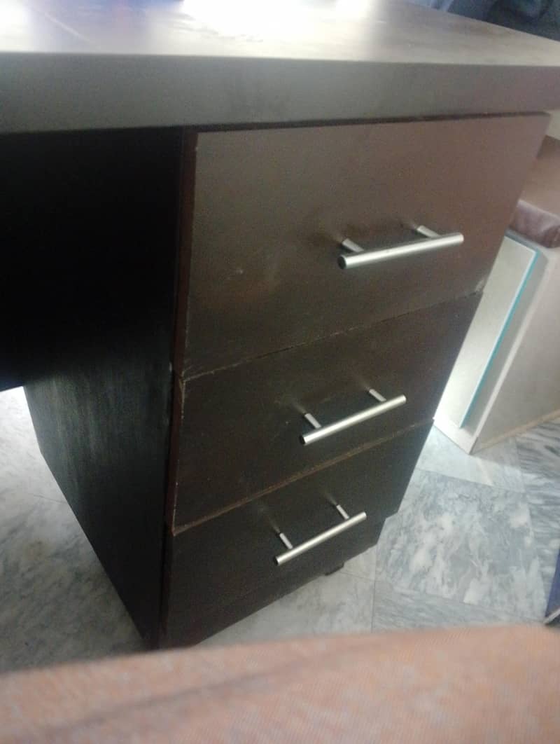 office manager table 0