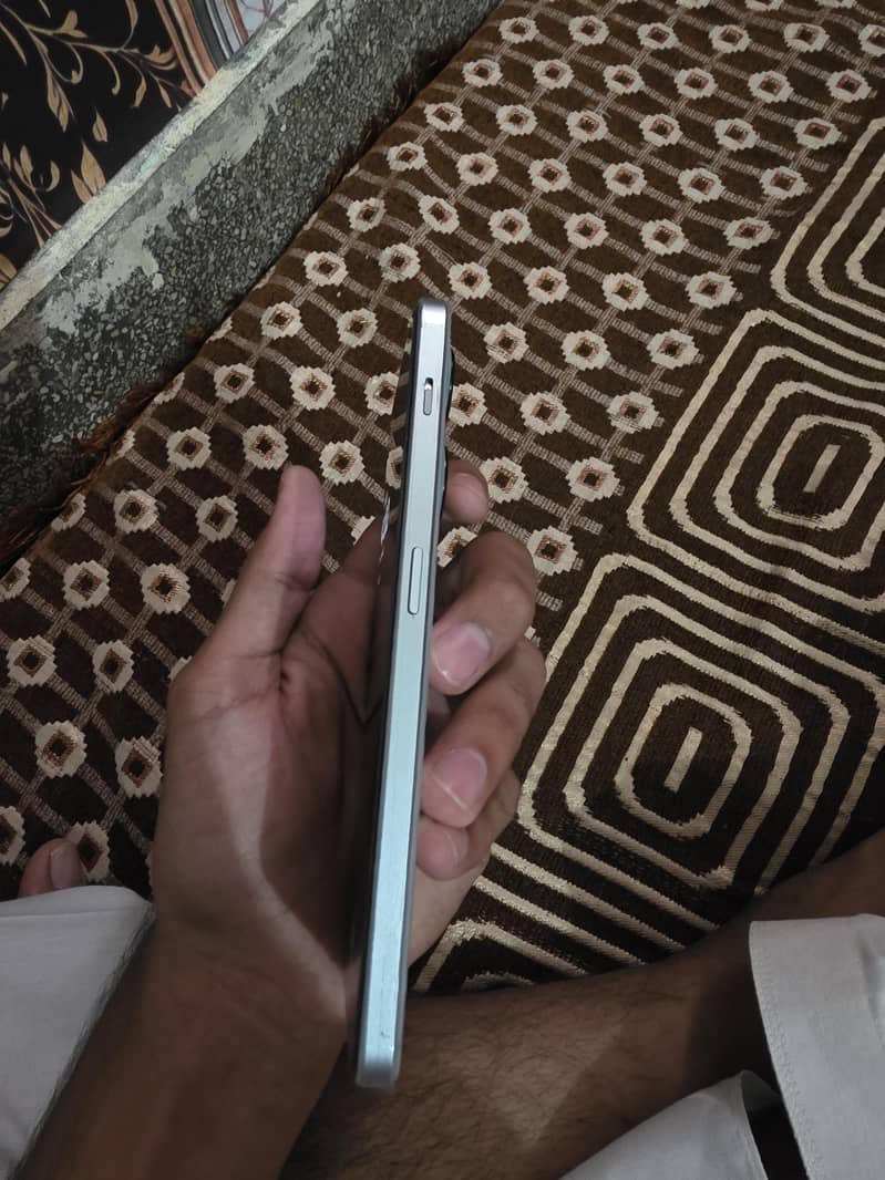 One Plus Ace 2 5G 4
