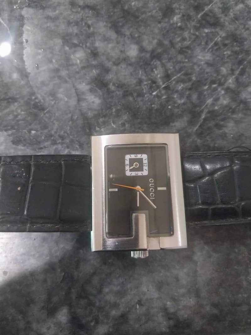 GUCCI double dial 0